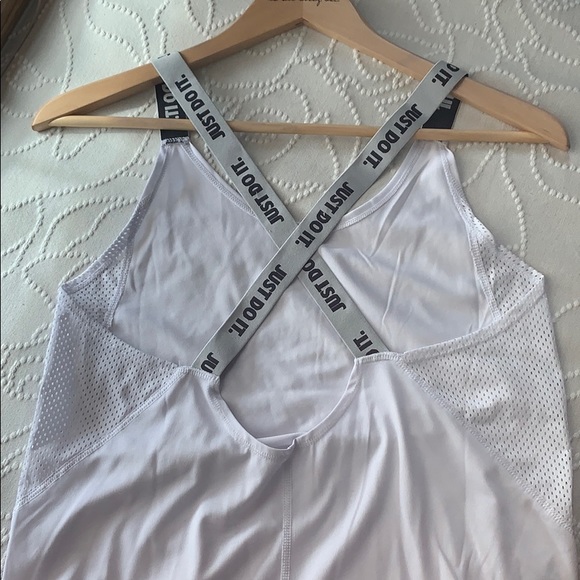Nike Highlow Crisscross workout top - Picture 2 of 2